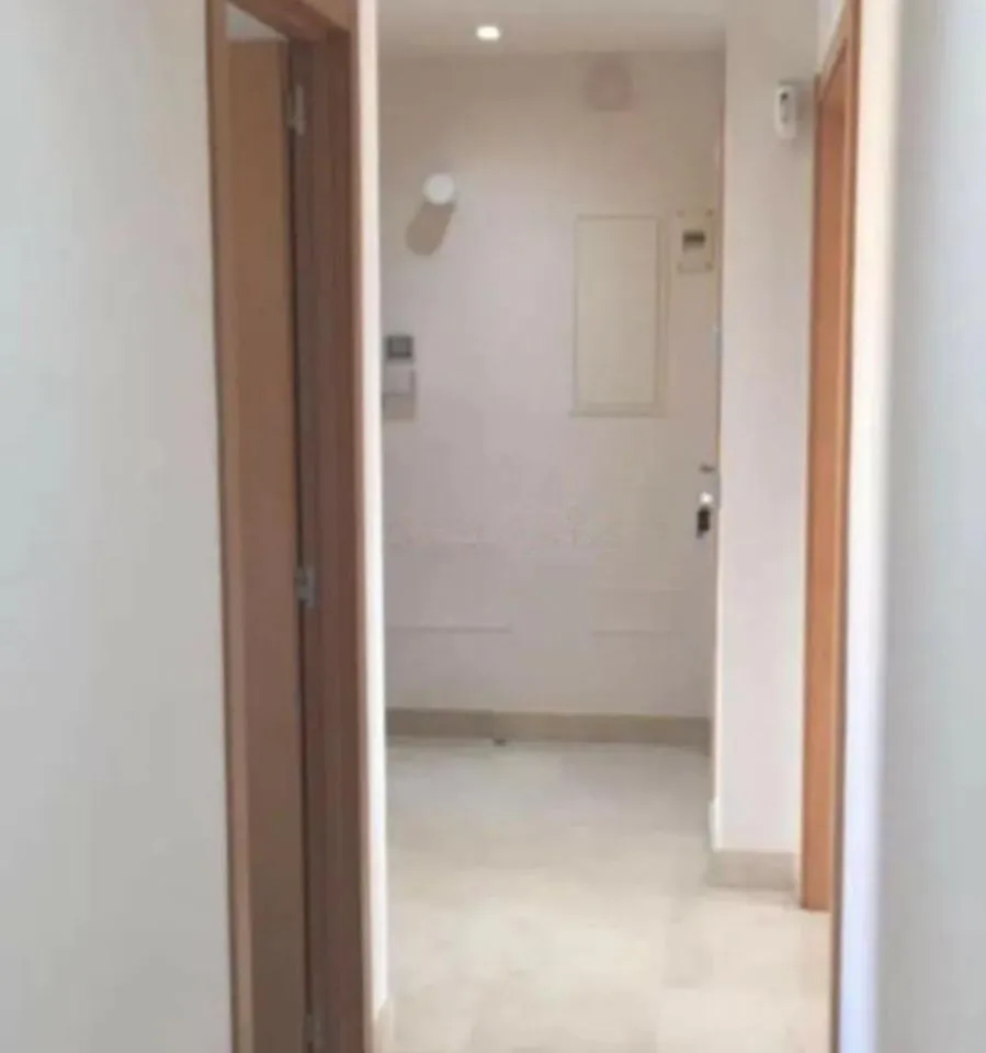 e618db83-48f7-4cd7-8557-7e6c18d2effb