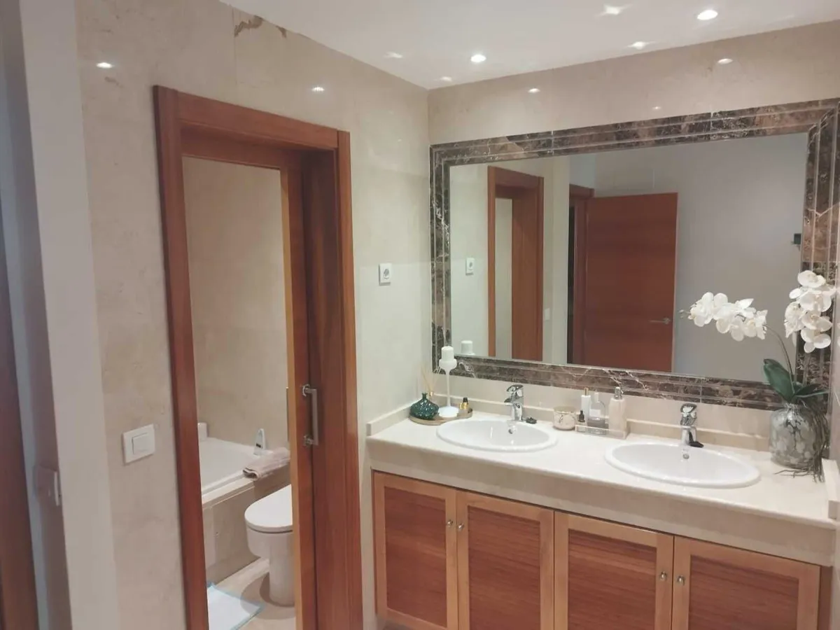 0b25dc76-f68b-4138-8203-56fcbf8b0398