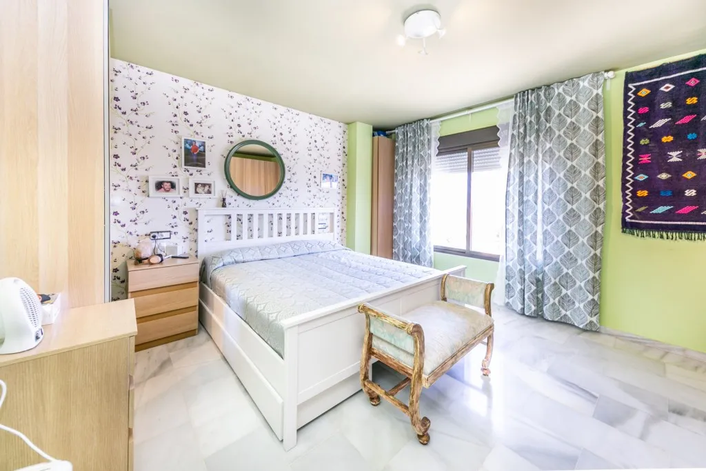 f7b80938-39df-4adc-b6e9-6db19267e19c