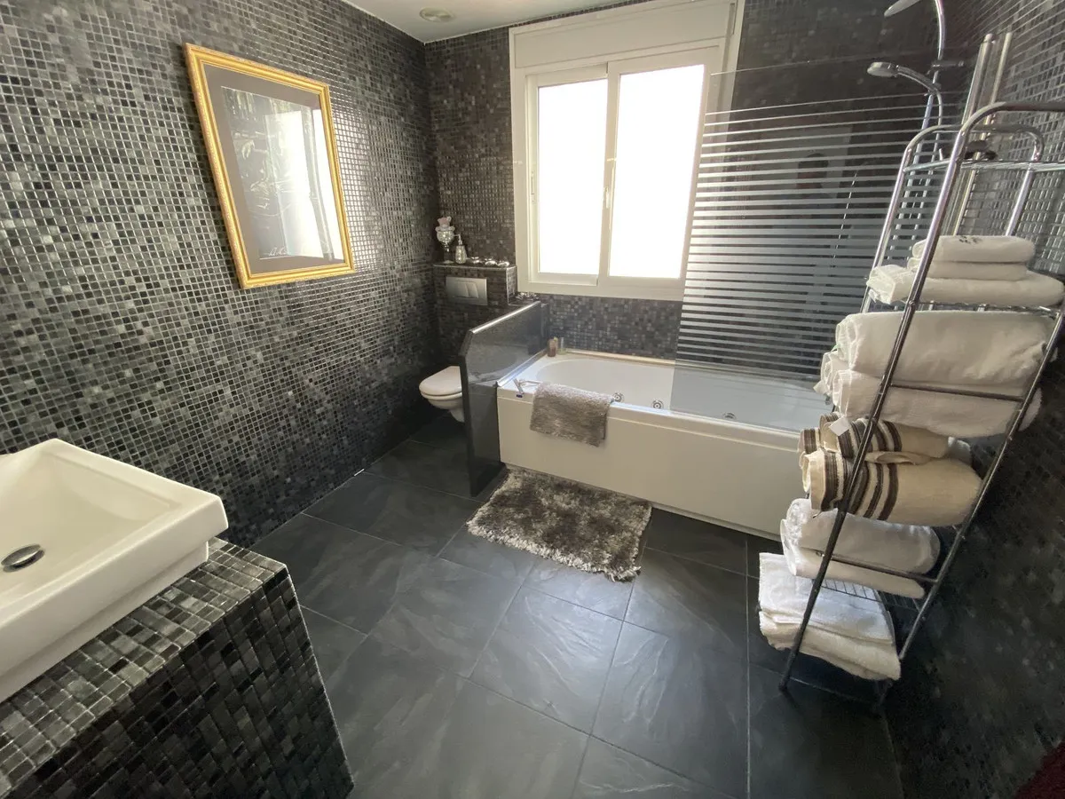 2d2d497f-adee-403b-9c61-d4f0fb425376