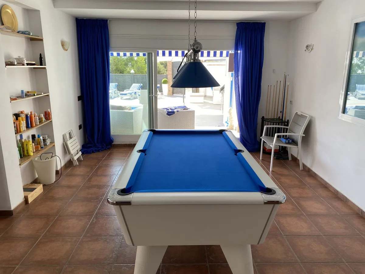 33dffbe7-85e8-4e89-b467-62d2e6aff5a6