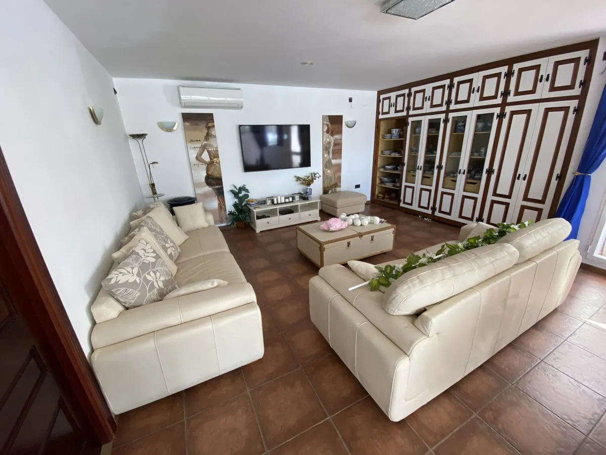 9f5fd7f8-2e0f-4ab7-9c77-48a047d8d880