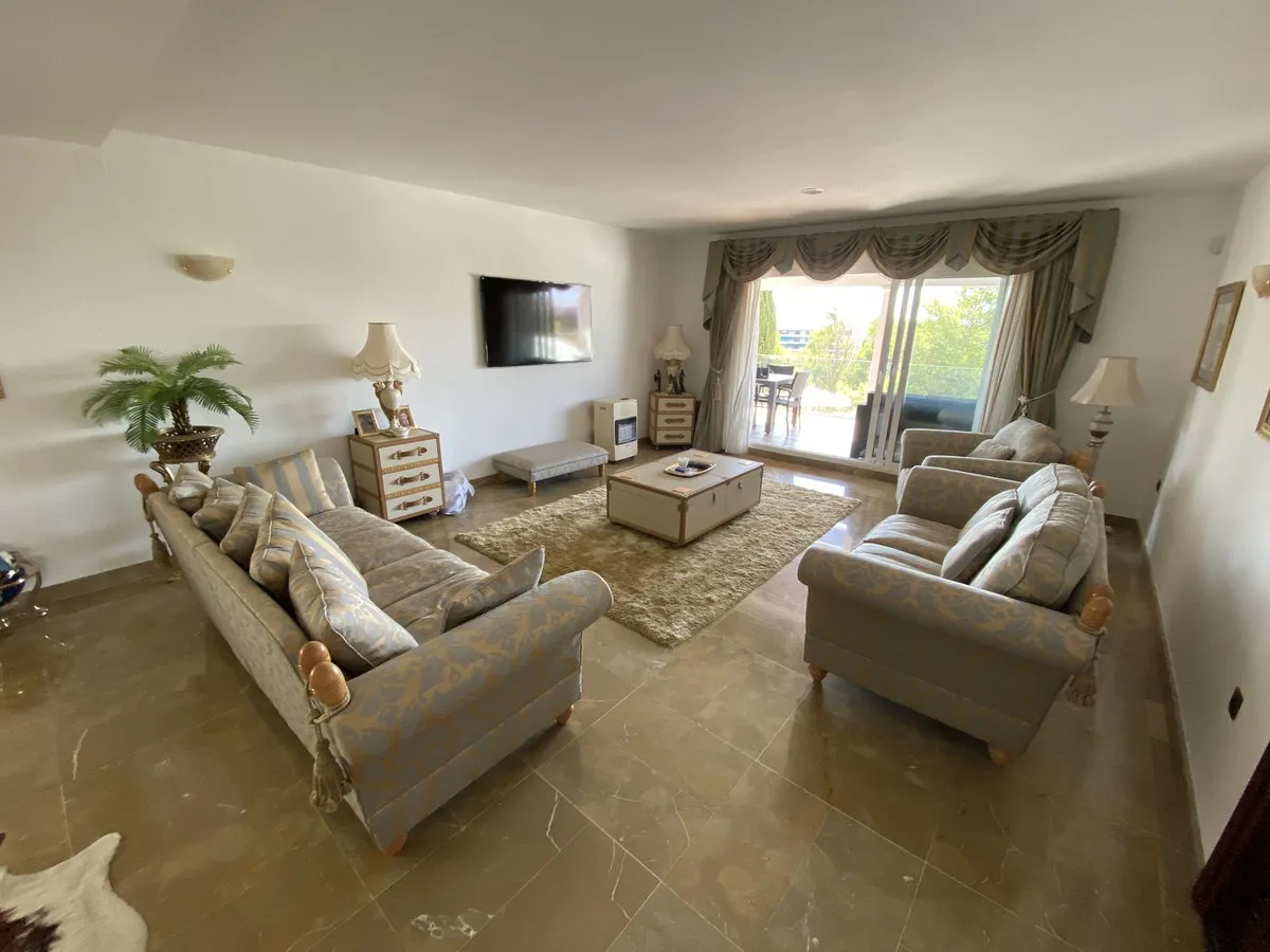 b9bb8f09-c32b-49e0-8856-6b1ac1caf2e3