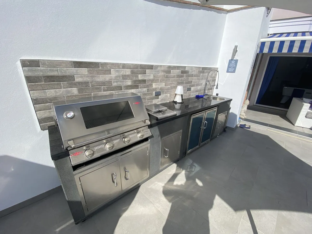 e900a0ca-7826-4e0d-acb5-8fc056a19d55