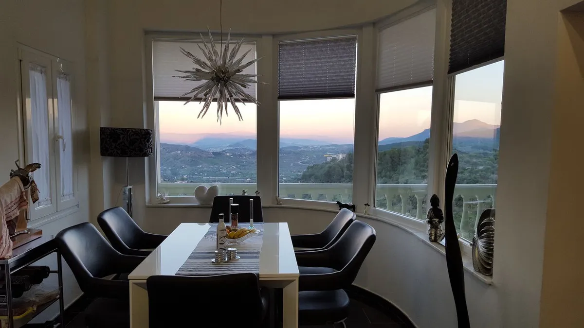 c3972fbd-7462-4beb-9d5e-053363100ef9