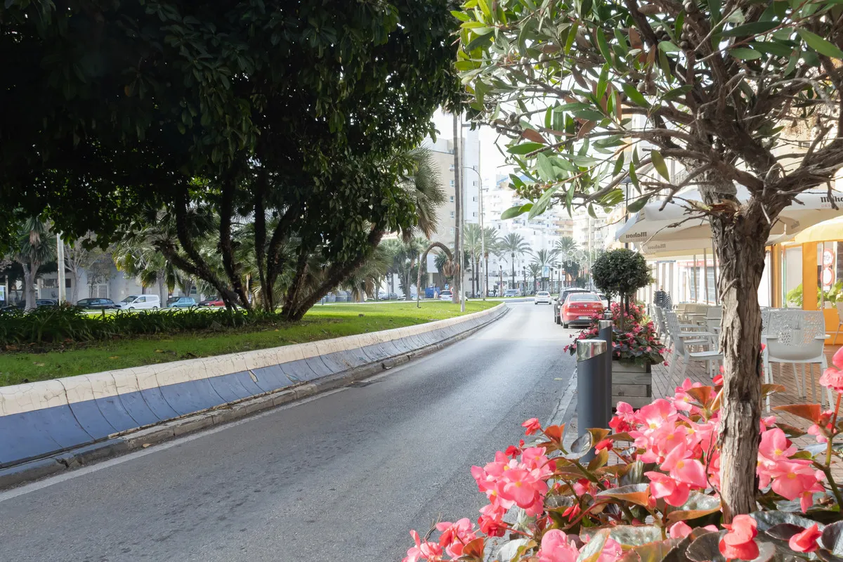 6e7be1c7-6a8b-43f4-9f82-dc002dac9837