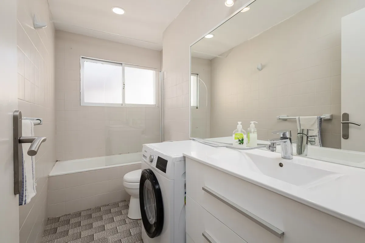 9f202f96-fa15-4e05-a71f-f2d6061177df