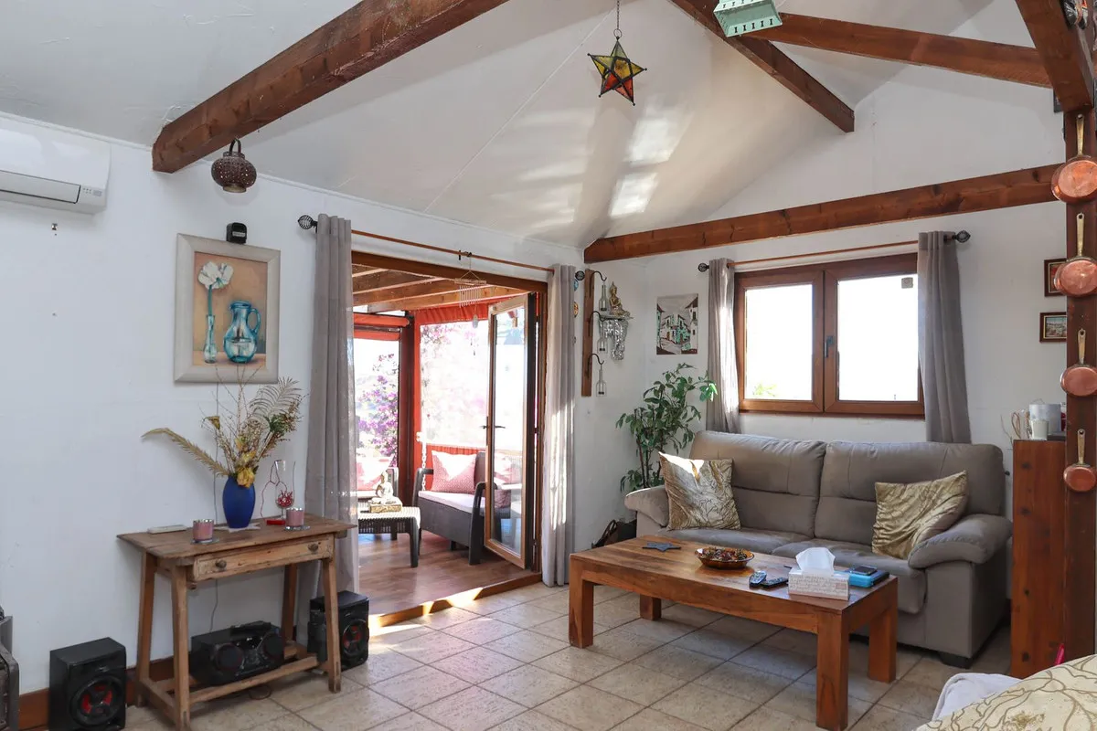 49b8f96f-008f-43c5-940a-7860fc09c7b6