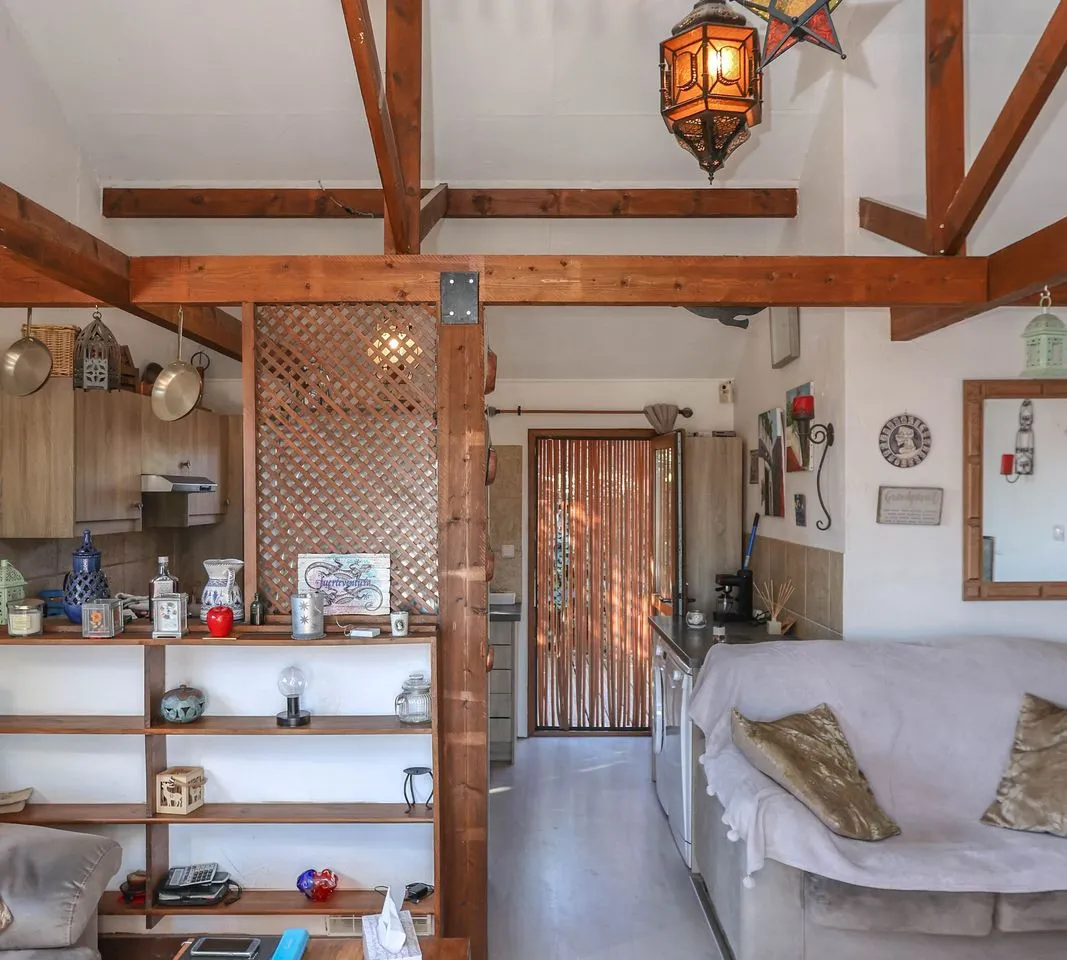 a8d86f52-5d42-4f80-8c3b-ab2afe52bb0f