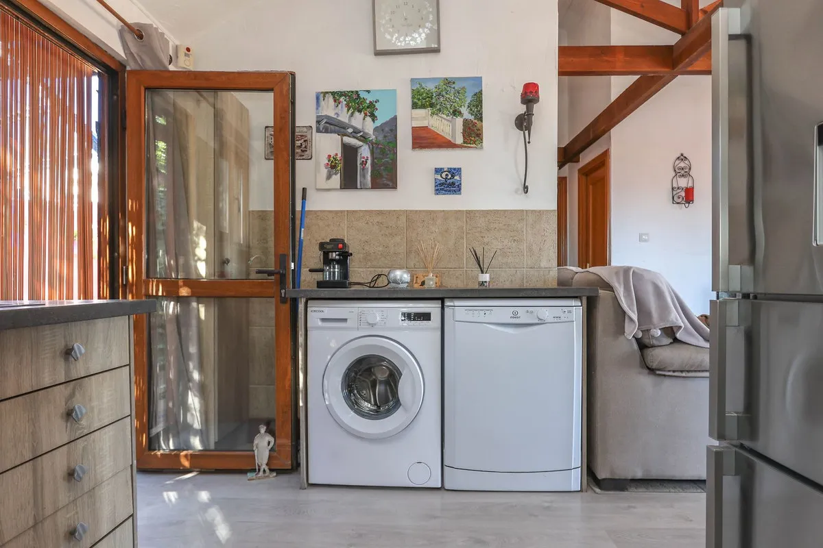 dcad51b0-0ee1-4e9a-9cfa-240f50214103