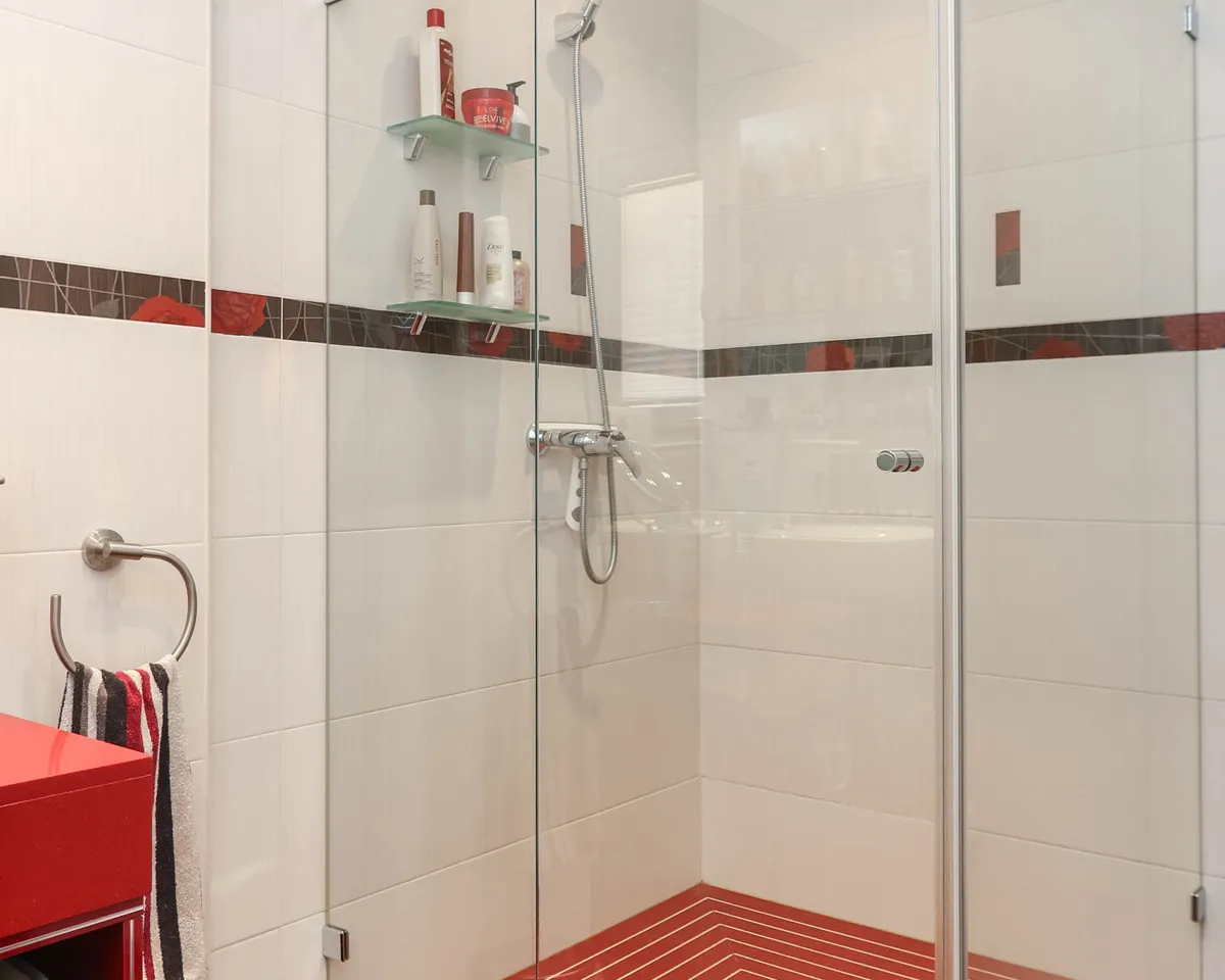 0a040d6d-780b-430e-a945-37ff5d6ef83e