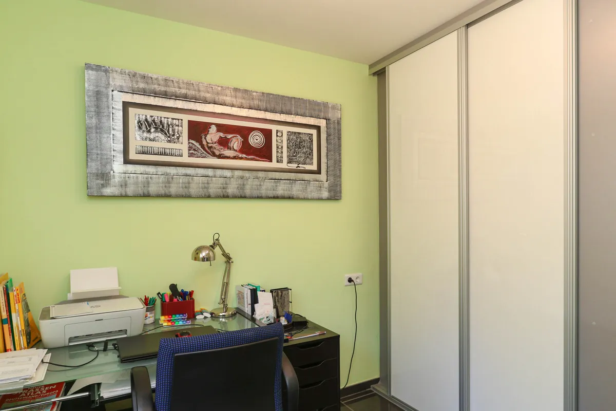 0d0977dc-cbab-42cf-a4a0-83f34d38f622