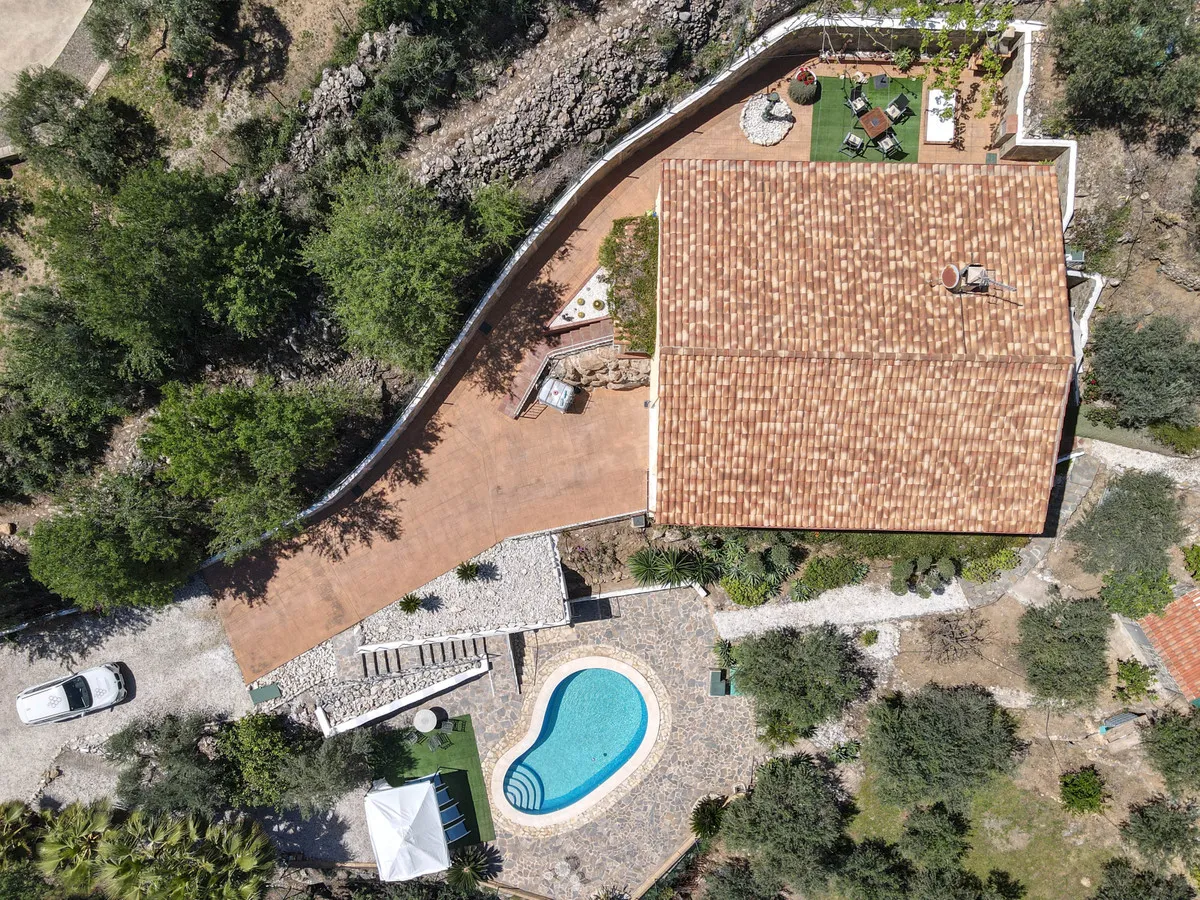 5c6283ed-4b36-4885-965b-2321c3a7ae51