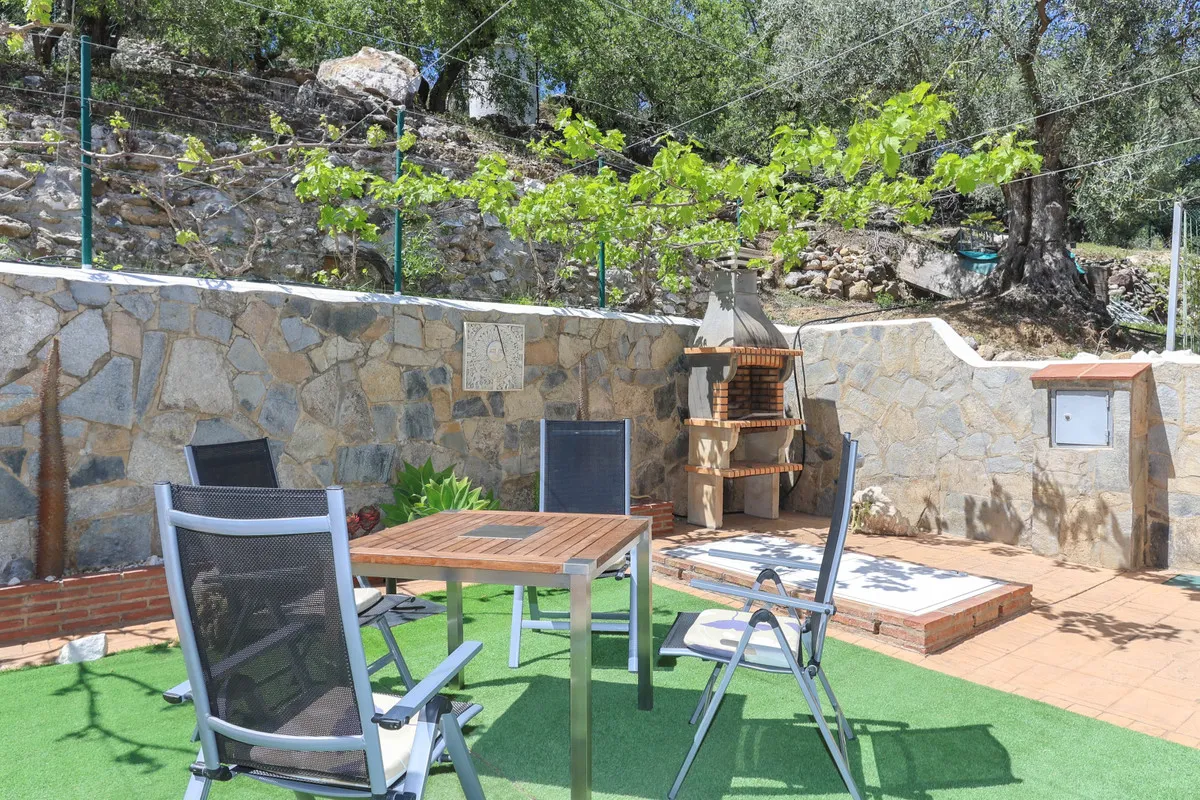 8dd6c6bc-5924-43b7-a669-33689a6885c3