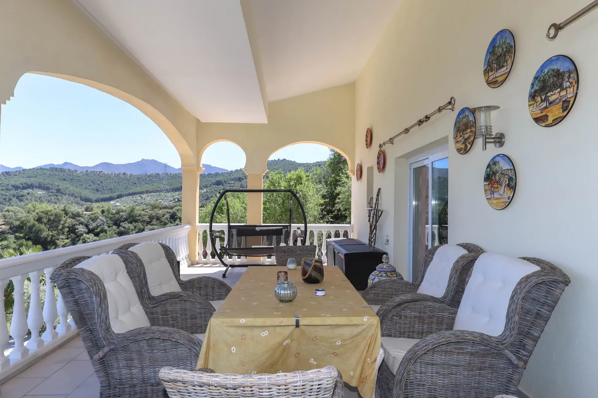 a5f52464-efd1-47b1-a3b9-8616c845e4e9