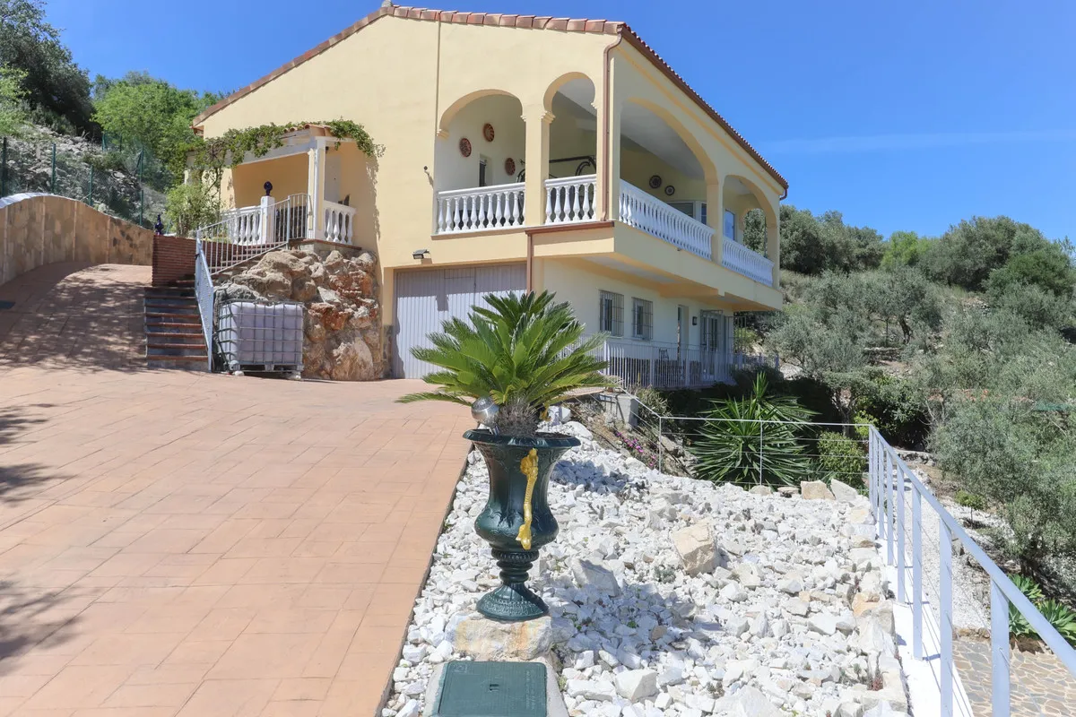 b21d044b-840d-4120-86c2-097756bd7270