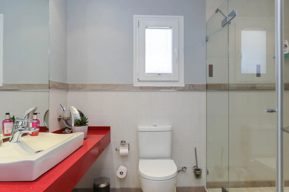 d6c762b8-1df8-4359-8885-4a75ed67adfe