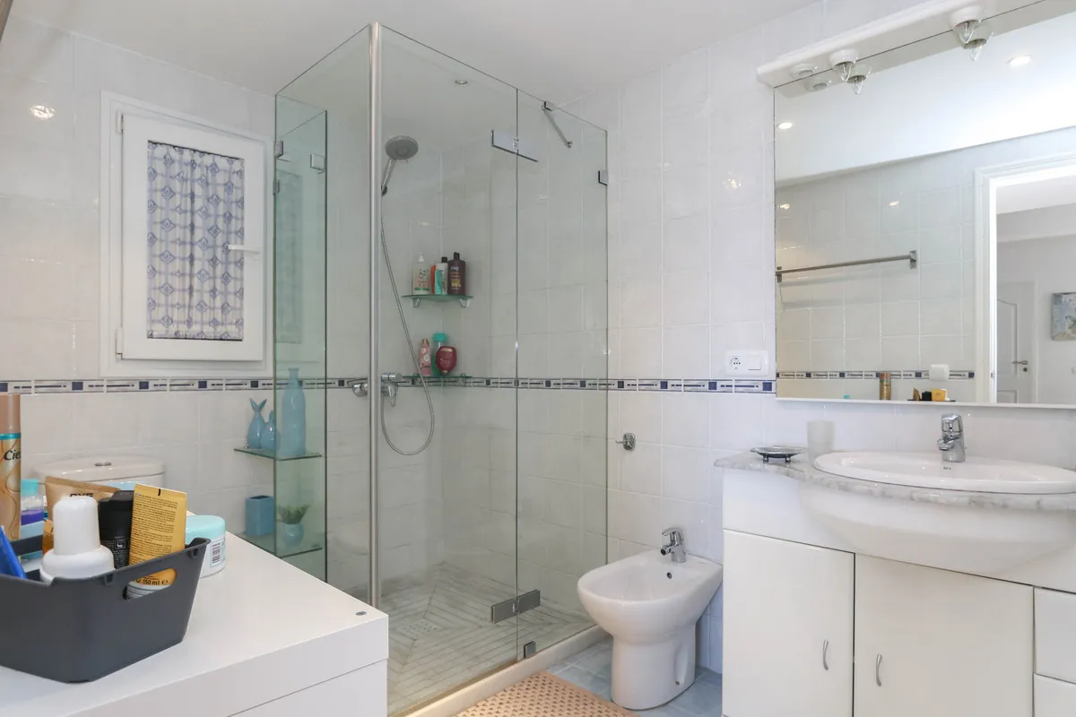 fbc876c8-a5b7-4418-be70-56eab2df571f