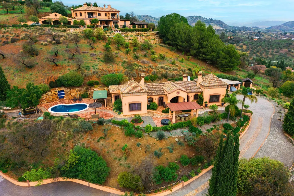 3d7a96f8-f93f-4e10-82e2-583e12ccb3bf