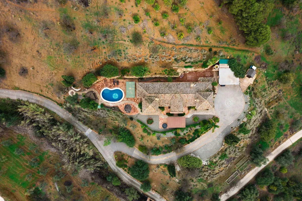 d5b9d9a0-3d5d-43b9-941a-478cde03769f