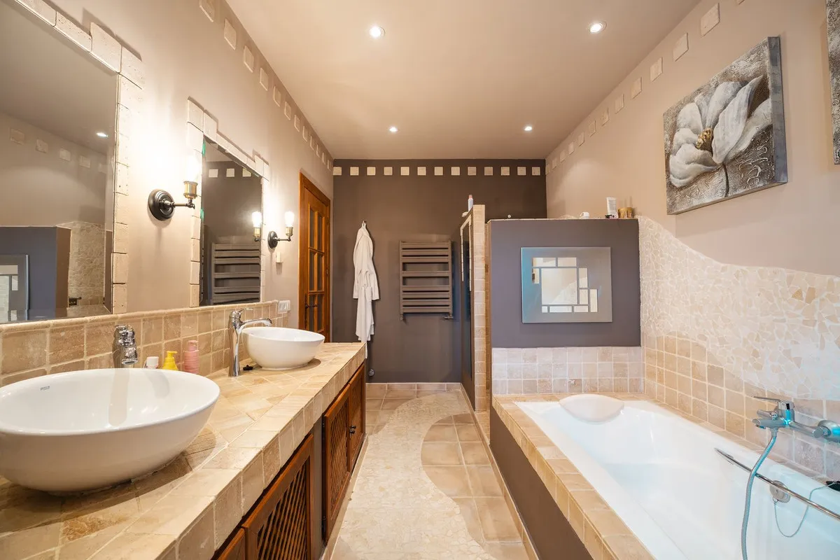 f094976b-44a2-4153-ace8-5486225f64fc