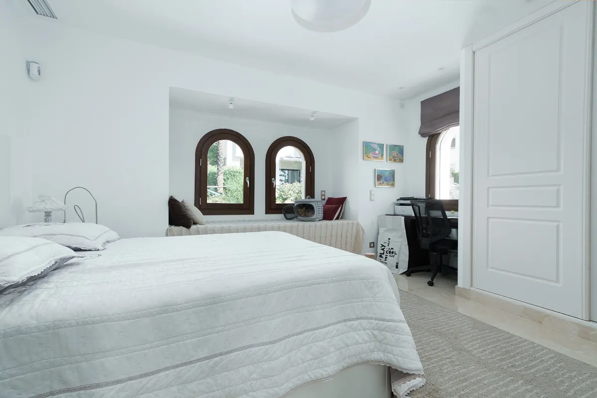 0ec6d465-6c11-4395-b000-0e96196f3cc4