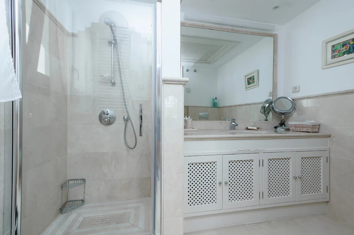 fc579f47-c717-4056-b966-c0bd44d54725