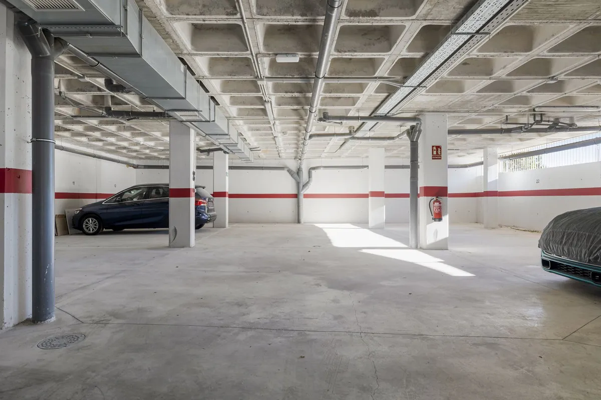 afd10a0e-5485-4181-b249-85aacdf5a931