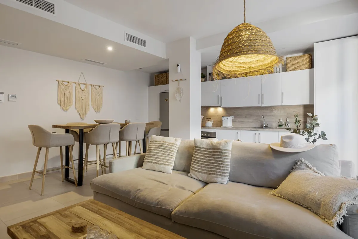 e1688ffc-9f8a-4399-ab35-aadce2dbb72f