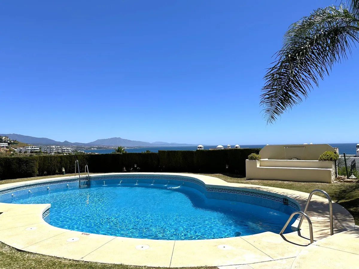 256d7a00-8560-42a3-859b-d4549f7f093d