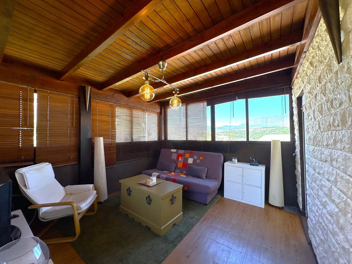 7b80ec72-cc1f-4db4-a612-01d196de1336