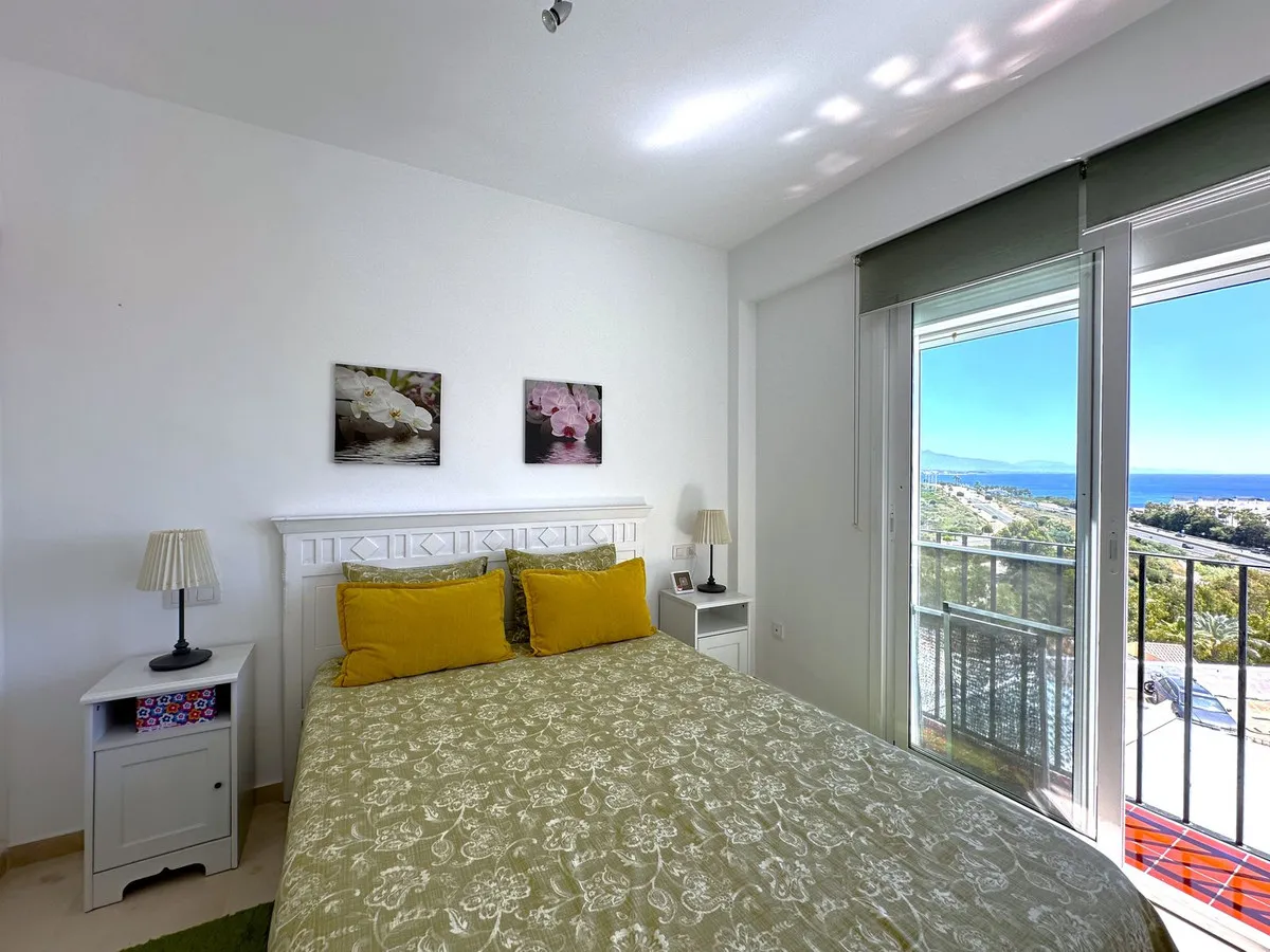 8b915b3b-22e8-4165-beb0-4c91deddc1ea