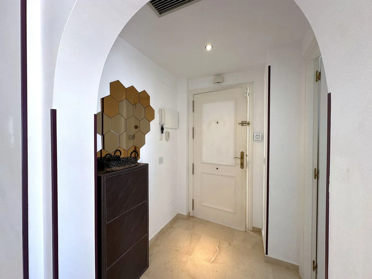 b97e01c9-0f30-42f6-b6f8-8fe54fb2e1ac