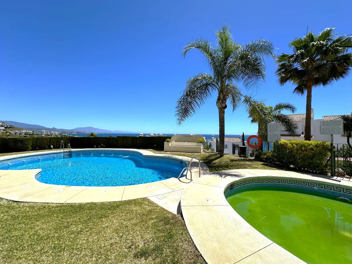 f6f006ac-1eee-4742-867c-03e4d2c5296f