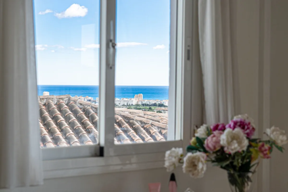 12effa62-cf23-4293-ac58-99c9239d5753