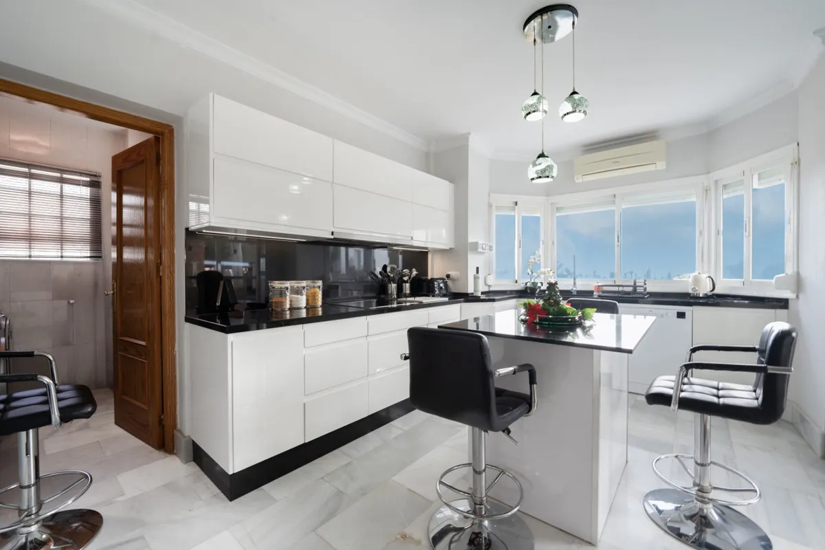 783b0e3b-d29e-49df-afd7-edc759f9a8c6