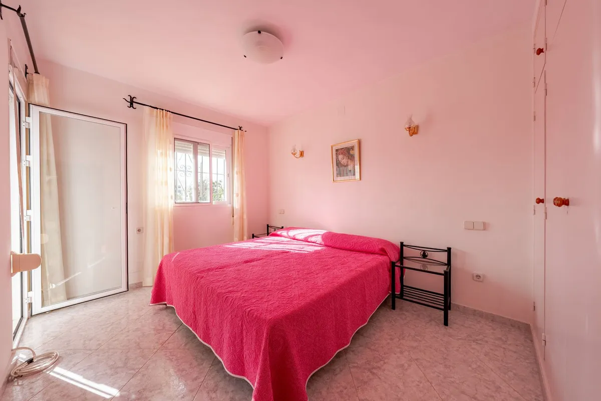 f595b21b-5d82-484f-a86e-985f3c7f7d30