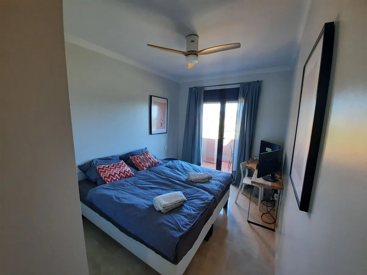 a12f4d44-e991-4505-bc7d-d9283c576004