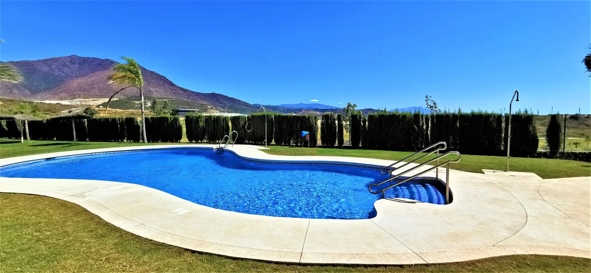 dc476165-5d2b-40c9-9417-22478130901a