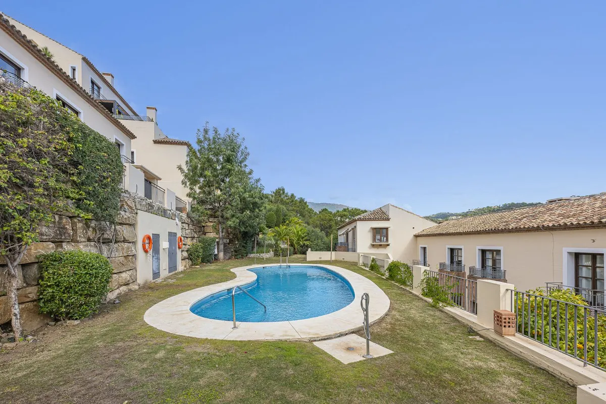 6926a02a-0245-40af-b2e7-da86bf9c679d