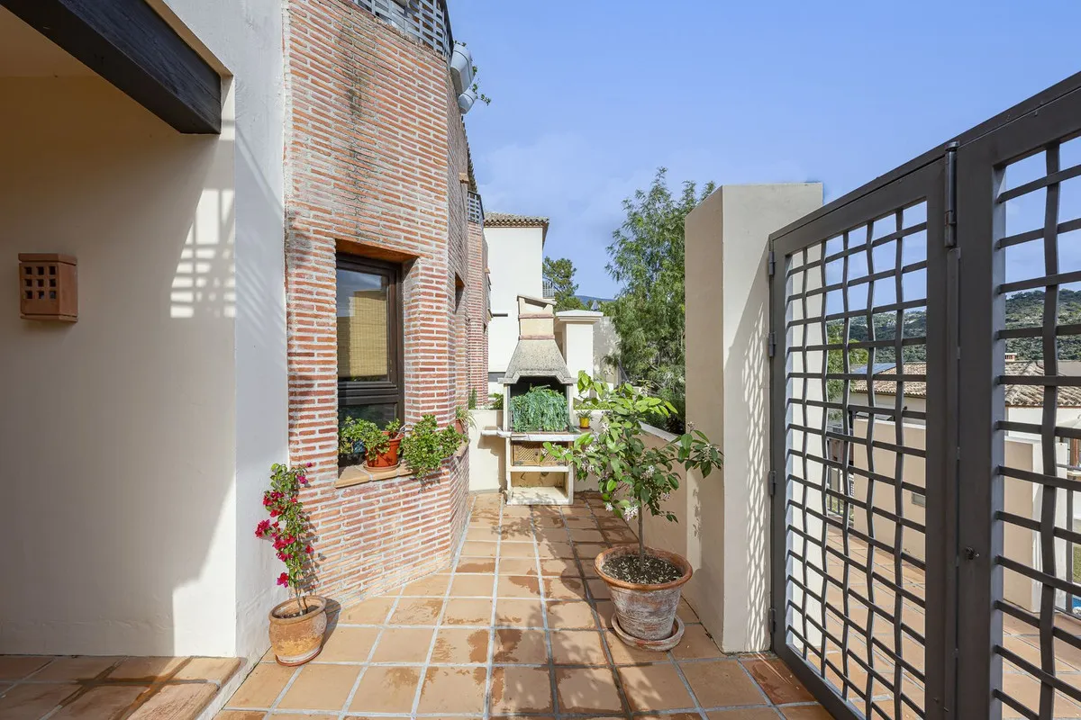 9fe7085b-0cce-4af2-bae2-b1ee59c4f3e0