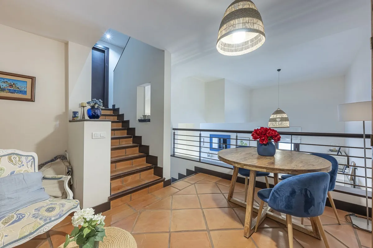 b32e2e02-b1a5-4191-81c1-4e98cb9301d2