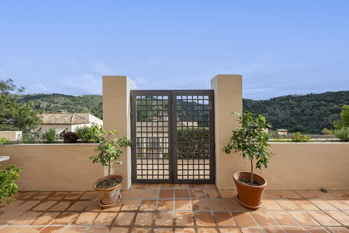 bb134b38-c2a7-48b4-9ace-d3e4a2891844