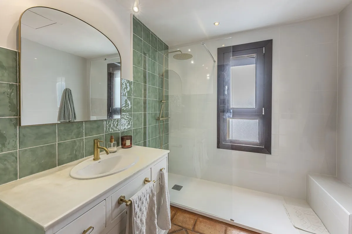 c0dbbf53-494c-426f-9b0e-4fd116de2e58