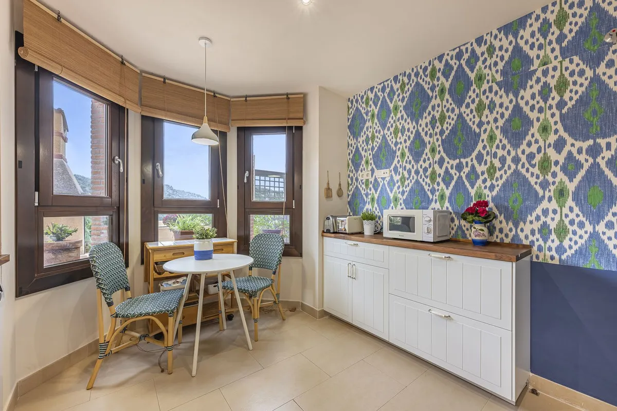 ca110e8b-5c90-4be2-9aba-fd6353f02fcc