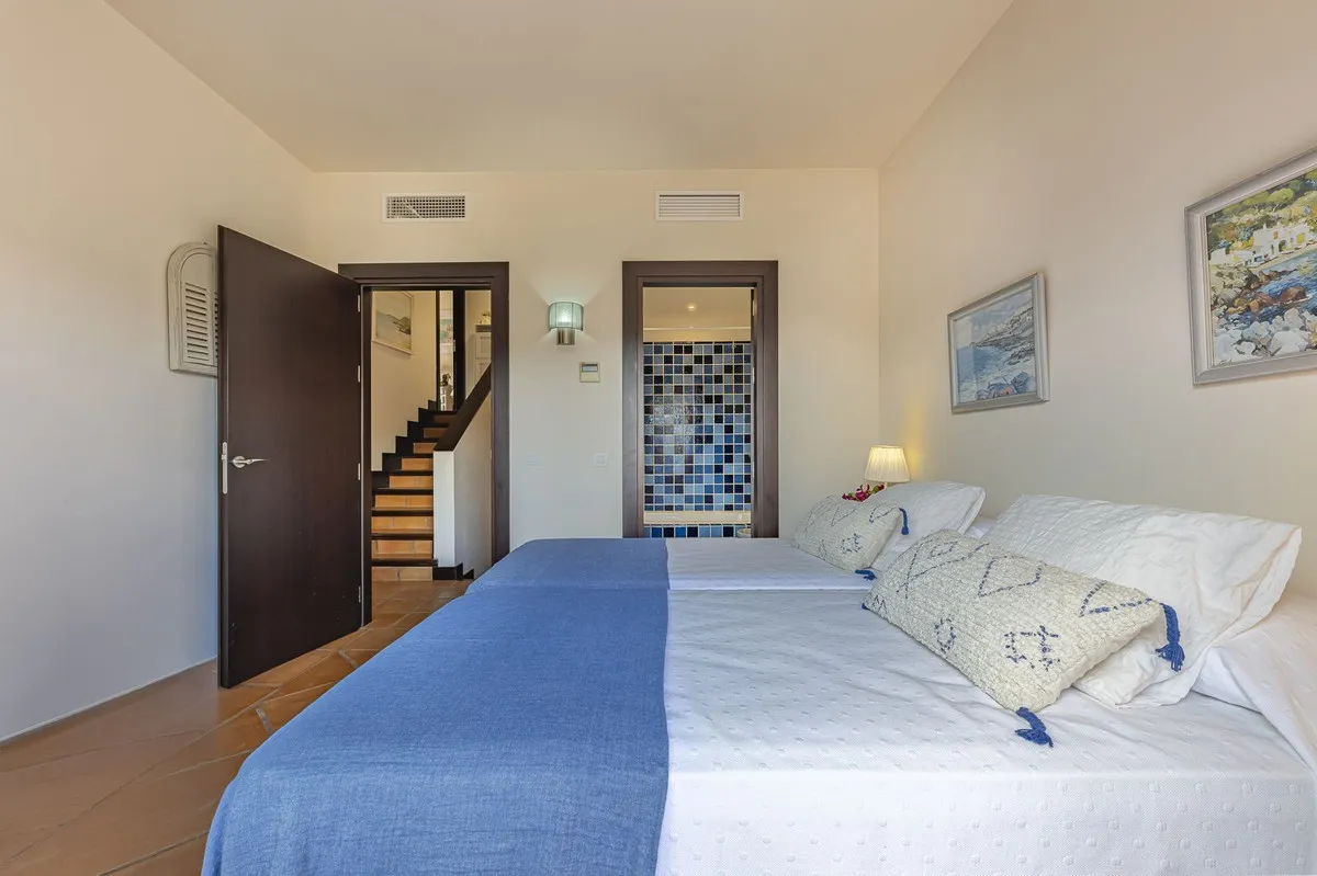 dba095b0-a175-4095-a9fc-1e9c4ca9790a