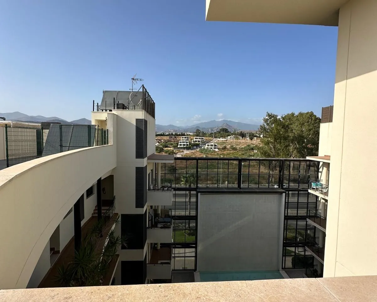 48b7fa48-236d-4100-b528-71e73b17dd2b