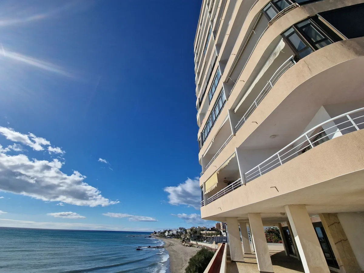 0497eebb-0c10-4526-bef1-ae21f94e40f7