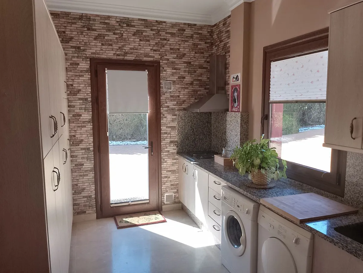 c273ca08-40c1-4276-916e-3fa343848979