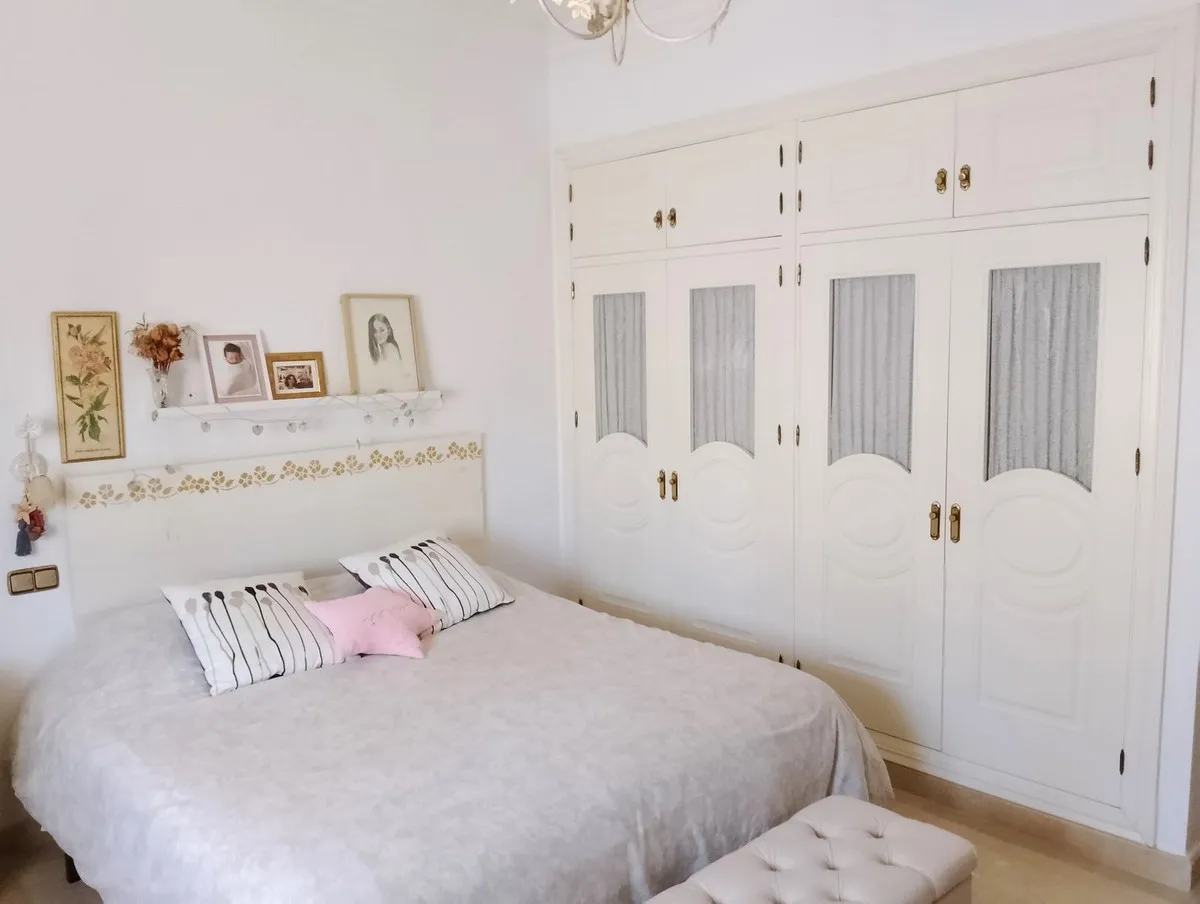 c35c0449-cdfb-48f0-8109-835b95f41f3a